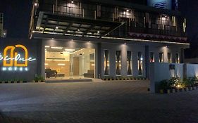 Bi One Hotel Bekasi Exterior photo