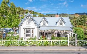 French Bay House Bed and Breakfast Akaroa Exterior photo