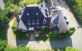 Chateau Murdock Gite et Esthétique 1950 Bed and Breakfast Chicoutimi Exterior photo