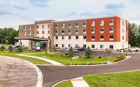 Holiday Inn Express & Suites - Elkhart North, An Ihg Hotel Exterior photo