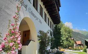 Hotel Schwarzer Adler Pettneu am Arlberg Exterior photo