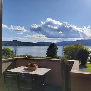 Bnbook - La Casa Sul Lago Maggiore Ispra Exterior photo