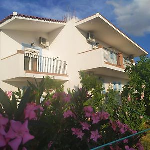 Seaview Saravari Studios Agios Alexandros Exterior photo