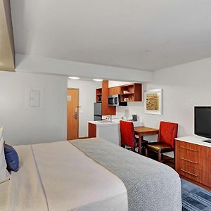 Executive Residency By Best Western Navigator Inn & Suites Everett Exterior photo