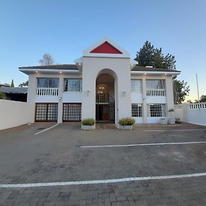 Florentia Pensión Bloemfontein Exterior photo