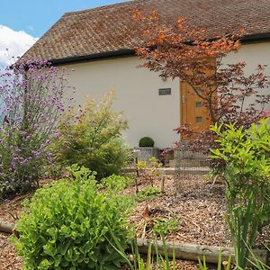 Roughwood Villa Ringwood Exterior photo