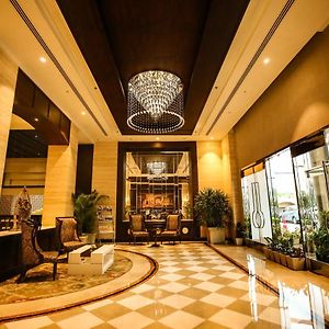 Golden Galaxy Hotels And Resorts Delhi  Exterior photo