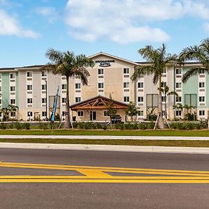 Woodspring Suites North Naples Exterior photo