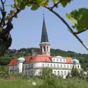 Schloss Gumpoldskirchen Exterior photo