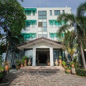 Hotel Platinum Place By Zuzu Bangkok Exterior photo