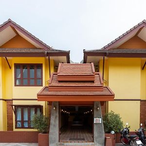 Yellow Tique Hotel Lampang Exterior photo