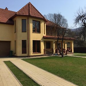 House By The River Polyana  Exterior photo
