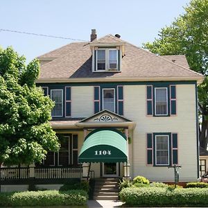 Ye Olde Walkerville Bed & Breakfast Windsor Exterior photo