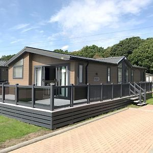 New Forest Lodges New Milton Exterior photo