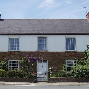 Claw House Bed and Breakfast Holsworthy Exterior photo