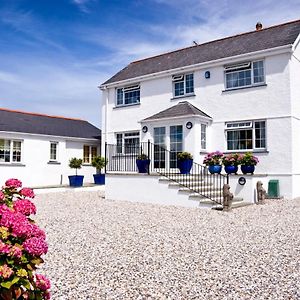 The White House Bed and Breakfast Padstow Exterior photo