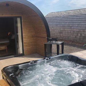 Superior Glamping Pod With Hot Tub Hotel Frodsham Exterior photo