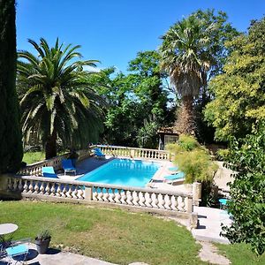 Le Mas Des Agapes Bed and Breakfast Beaucaire  Exterior photo