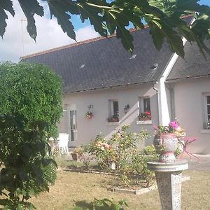 Le Clos des Roses Bed and Breakfast Civray-de-Touraine Exterior photo