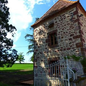 L'Abrejou Bed and Breakfast Le Donjon Exterior photo