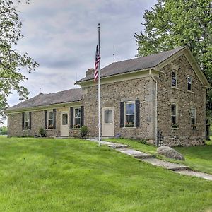 Historic Ottawa Lake House Deck, Barn And 96 Acres! Villa Sylvania Exterior photo