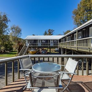 Sportsmans alojamiento Motel Turangi Exterior photo