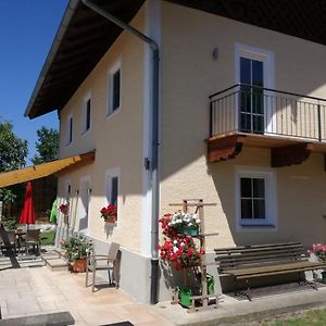 Haus Ella - Ferienhaus Auf Dem Land Vor Den Toren Salzburgs Villa Petting Exterior photo