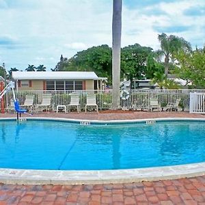 Fort Myers Beach Resort Exterior photo