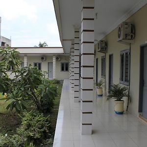 Hotel Penginapan Transit Tomato Tanjungmorawa Exterior photo