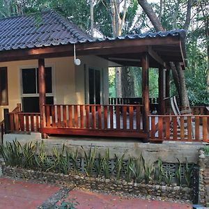 Baan Maka Nature Lodge Kaeng Krachan Exterior photo