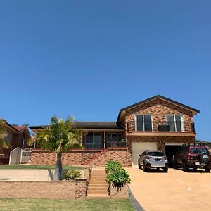 Shellharbour. Ocean, Lake And Mountain View Villa Exterior photo