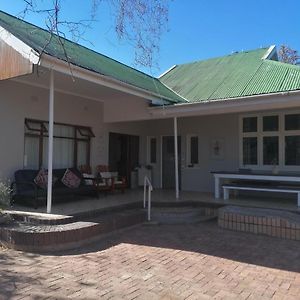 Villa de Karoo Guest House Oudtshoorn Exterior photo