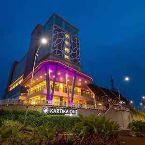 Kartika One Hotel - Yakarta Exterior photo