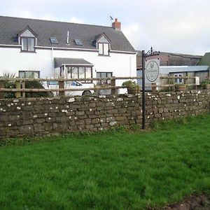The Farmhouse Lochmeyler Bed and Breakfast Llandeloy Exterior photo