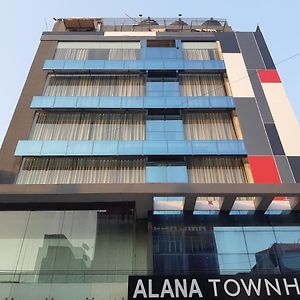 Hotel Alana Townhouse Vijayawāda Exterior photo