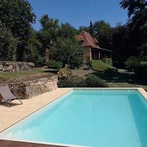 Dans la bastide de Domme - piscine chauffée, parking privé Villa Exterior photo