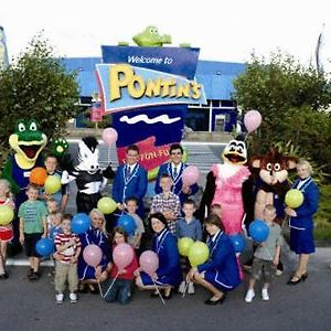 Hotel Pontins - Prestatyn Sands Holiday Park Exterior photo