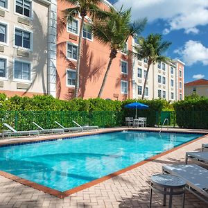 Hotel Spark By Hilton Miami Doral Exterior photo