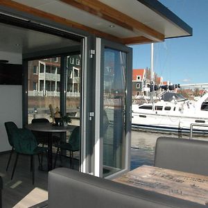 Hotel Beautiful Houseboat In The Harbour Of Volendam Near Centre Exterior photo