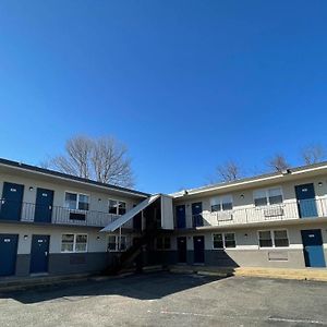 Hotel Tinton Falls Nj Neptune Exterior photo