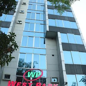 West Park Inn Dhaka Exterior photo