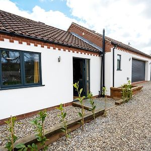 Little House - Perfect For Exploring The Broads Villa Acle Exterior photo