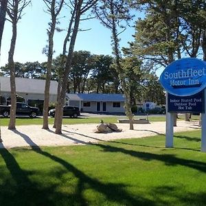 Southfleet Motor Inn Wellfleet Exterior photo