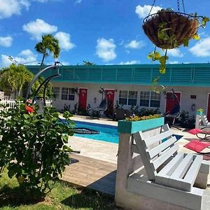 Georges Royal Inn Frederiksted Exterior photo