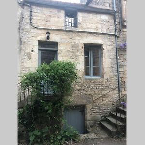 La petite maison médiévale de Melanie Flavigny-sur-Ozerain Exterior photo