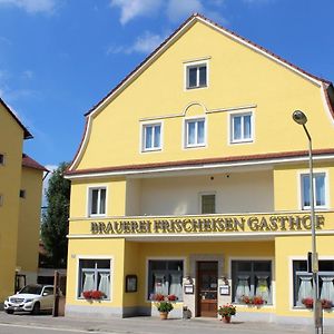 Brauerei Und Gasthof Frischeisen Hotel Kelheim Exterior photo