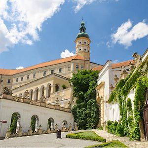 Apartamento Poetic Mikulov Exterior photo