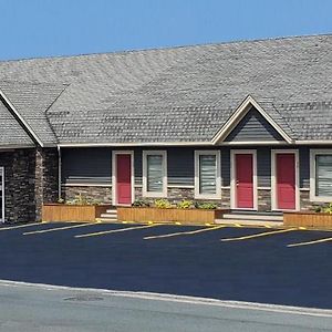 Newfound Inn & Suites Topsail Exterior photo