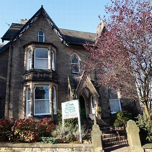 Elm Crest Guesthouse Huddersfield Exterior photo