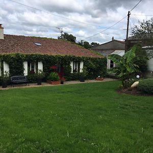 Chambre D'Hotes A Vallet Bed and Breakfast Exterior photo